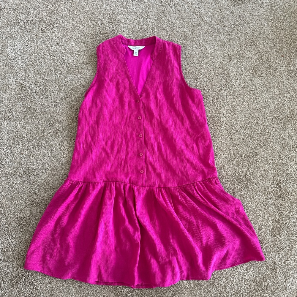 Pink linen blend sleeveless dress with button up detail #linendress
XS